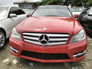 Mercedes-Benz C300 2014 Red