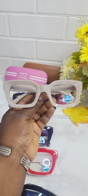 Thick Frame Female Extra Clear Eyeglass
