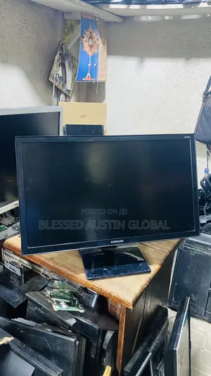 27 Inches Monitor