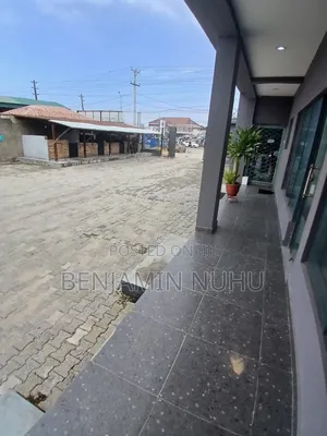 A Massive and Lovely Shop for Rent in Plaza Facing Express
