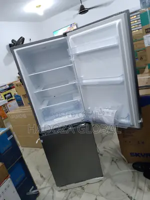 The Hisense New 29DCA 225L Brand New Bottom Freezer