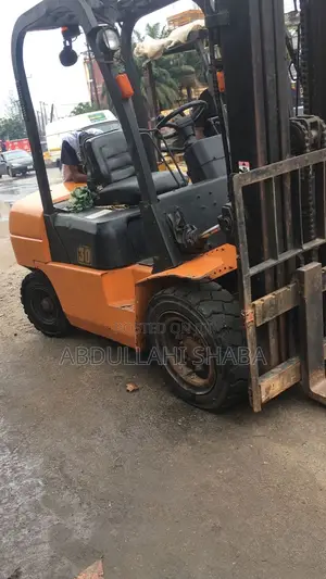 3 Tons Forklift Available Hire