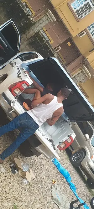 Hilux Cover Carry Boy Thailand