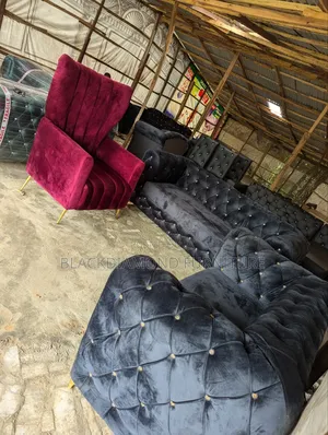 Complete Set of Tufted Chair by Blackdiamondfurniture