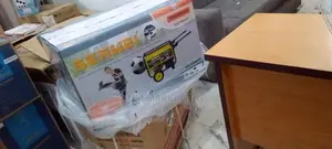 Senswei Self Exciting 4.5kva Petrol Potable Sv6200e2 Gen