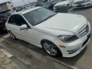 Mercedes-Benz C300 2013 Off white