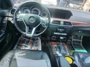 Mercedes-Benz C300 Sport 4Matic Sedan AWD (3.0L 6cyl 7A) 2012 Black