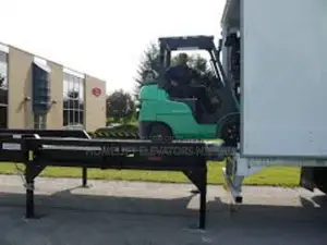 Tuck Tail Loading Ramps Lift