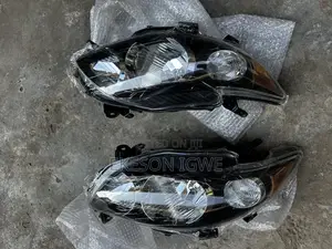2 Pieces Headlight Toyota Corolla 2009