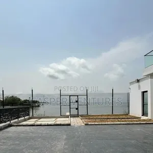 4bdrm Townhouse/Terrace in Londer, Lekki Phase 1 for sale