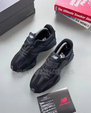 Original New Balance M327 All Black Sneakers