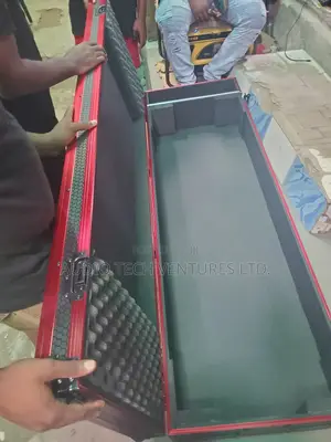 Montage 8 Keyboard Case