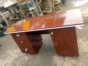 A Quality Standard Office Table