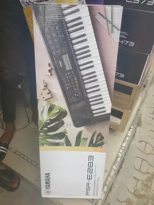 Yamaha Keyboard PSR E283