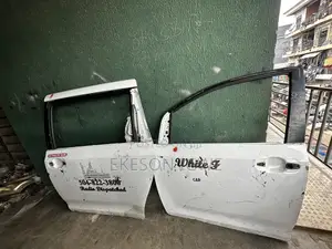 2 Pieces of Left Door Toyota Sienna 2011-2017