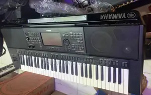 UK Used Yamaha PSR-SX700 Keyboard