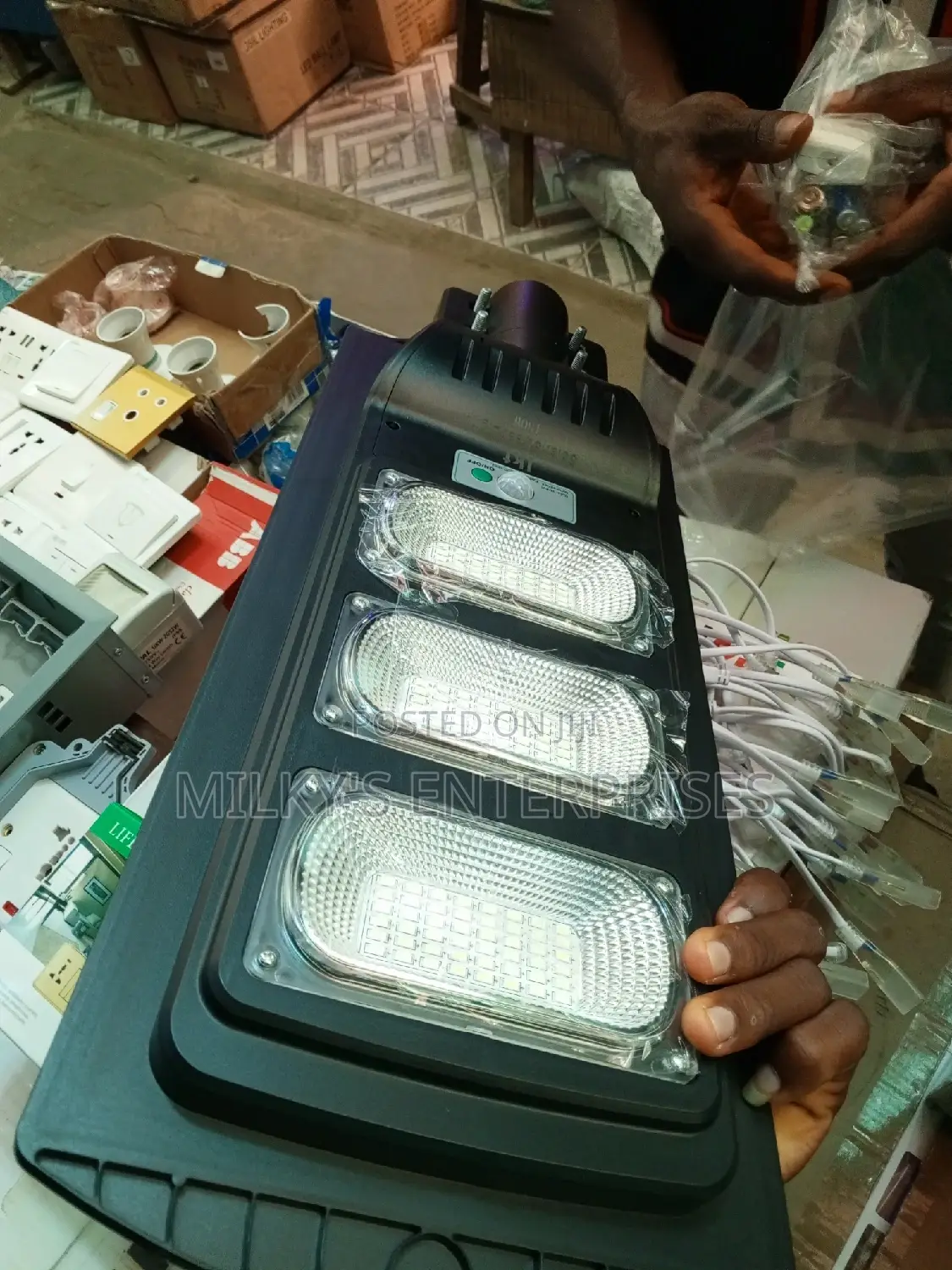 200W Solar Street Light