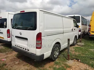 Toyota HiAce 2010 White