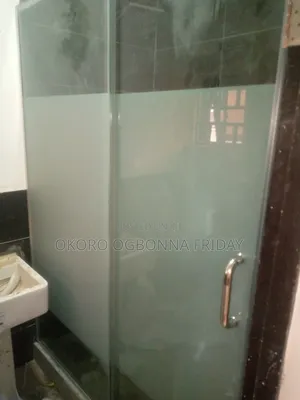 Awka Style Shower Cubicle