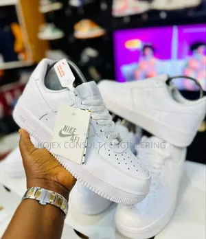 *
NEWNIKE AIR FORCE 1’07 Original Plain White Sneakers “