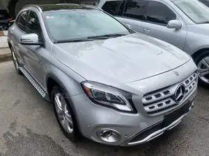 Mercedes-Benz GLA 250 2018 Silver