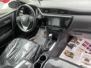 Toyota Corolla XSE (1.8L 4cyl 2A) 2018 Silver