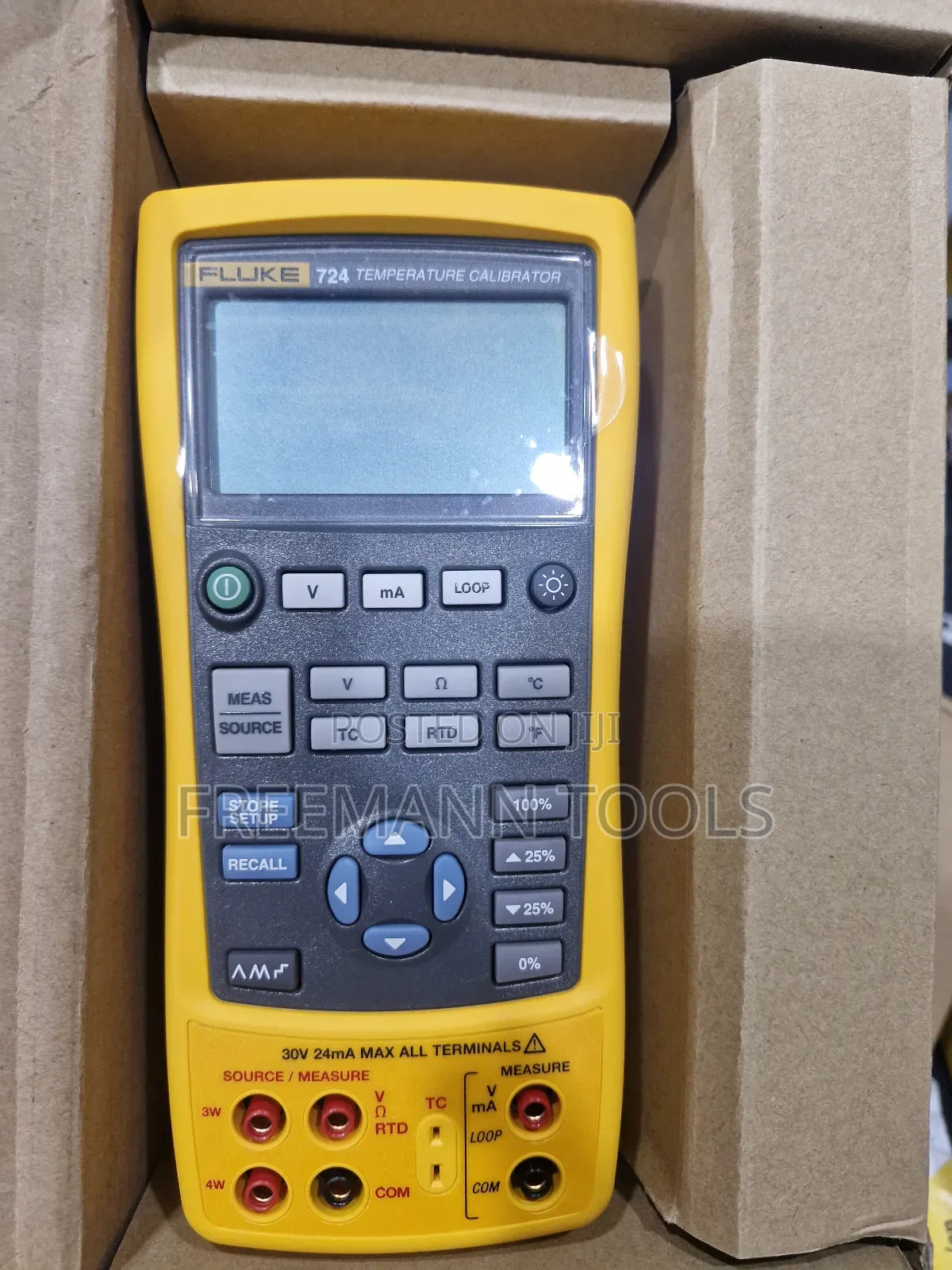 Fluke 724 Temperature Calibrator