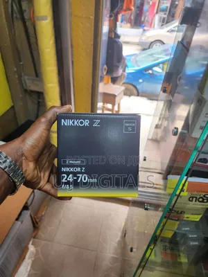 Nikon Z 24-70mm F4s