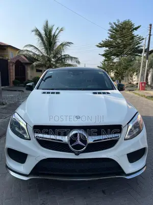 Benz Gle 450 2022 Available for Rent
