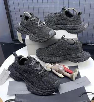 Balenciaga Sketches Tracker Sneakers