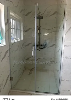 Gunners Shower Cubicle