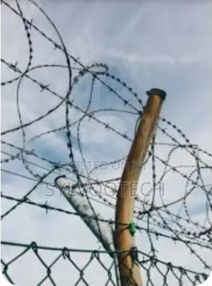 SYLVOOTECH Barb Wire Installation