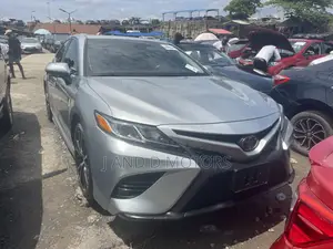 Toyota Camry 2019 Silver