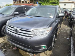 Toyota Highlander Limited 3.5l 4WD 2013 Gray
