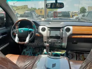 Toyota Tundra 2015 Black