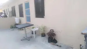 Jadshion Hostel
