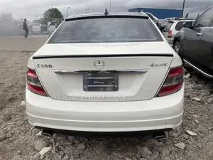 Mercedes-Benz C300 Luxury 4Matic Sedan AWD (3.0L 6cyl 7A) 2011 White