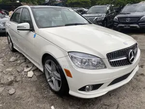 Mercedes-Benz C300 Luxury 4Matic Sedan AWD (3.0L 6cyl 7A) 2011 White