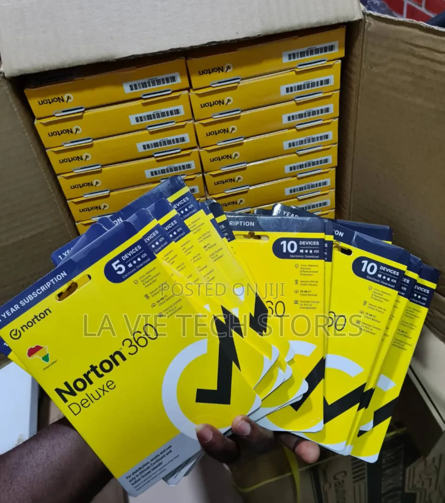 Norton 360 Deluxe , Antivirus Software for 5 Devices