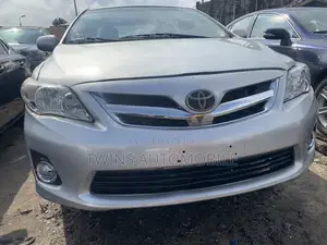 Toyota Corolla 2010 Silver