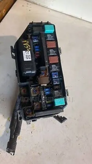 Bonnet Side Fuse Box for Honda Crosstour 2013 Model