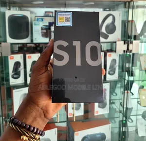 New Samsung Galaxy S10 128 GB Black