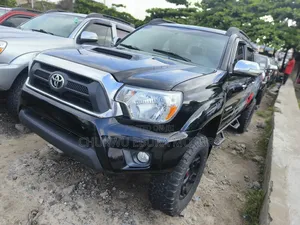 Toyota Tacoma 2015 Red