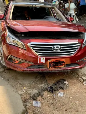 Dm for Front Windscreen Hyundai Sonata 2018 Available