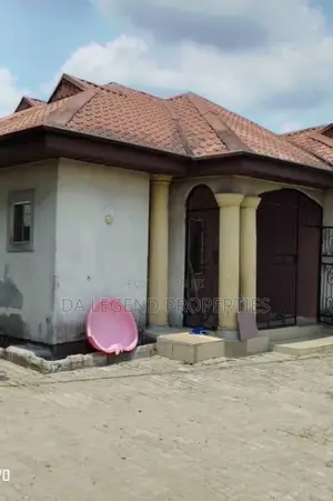 5bdrm Bungalow in Port-Harcourt for sale