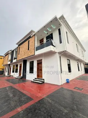 4bdrm Duplex in Surulere for sale