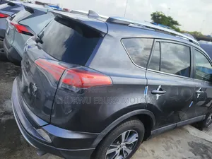 Toyota RAV4 XLE AWD (2.5L 4cyl 6A) 2016 Gray
