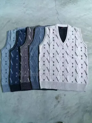Macnebeson Sleeveless Cardigan Sweater