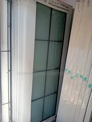 Bathroom Tampered Full Glass Door Size 750