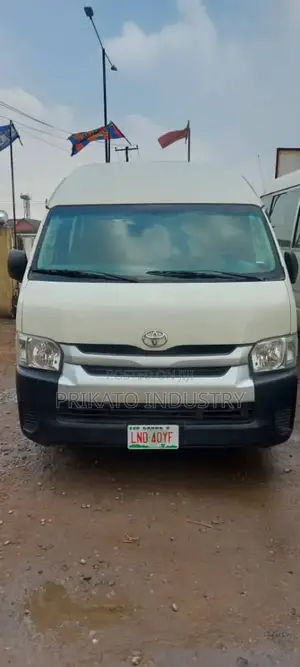 Hiace Bus/ Coastal Bus for Hire/Lease